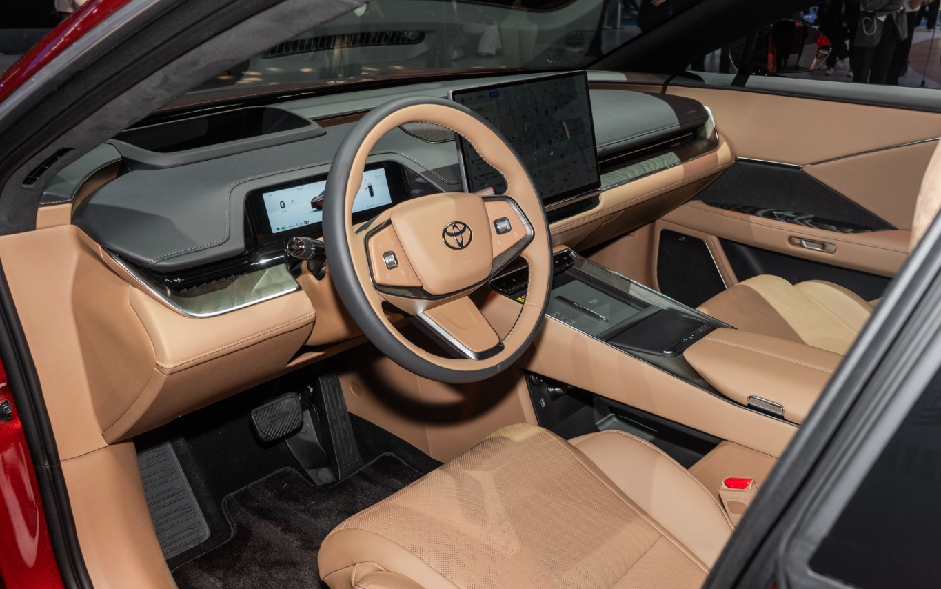 2025-Auto-Guangzhou-Toyota-bZ7 3.jpg