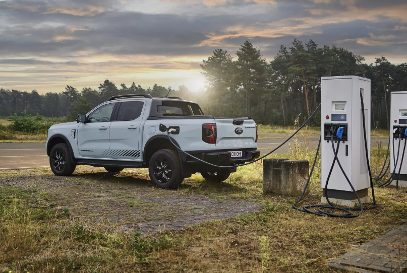 2025-Ford-Ranger-PHEV-5.PNG