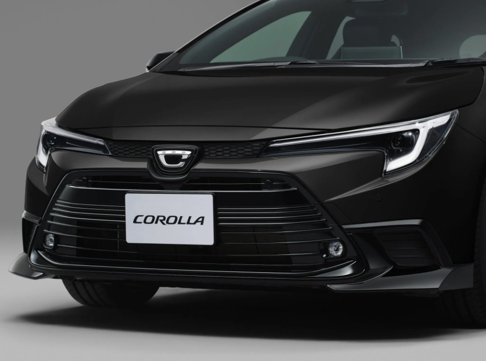 2026-Toyota-Corolla-Active-Sport-60th-Anniversary-Japan-9-2048x1152 2.jpg