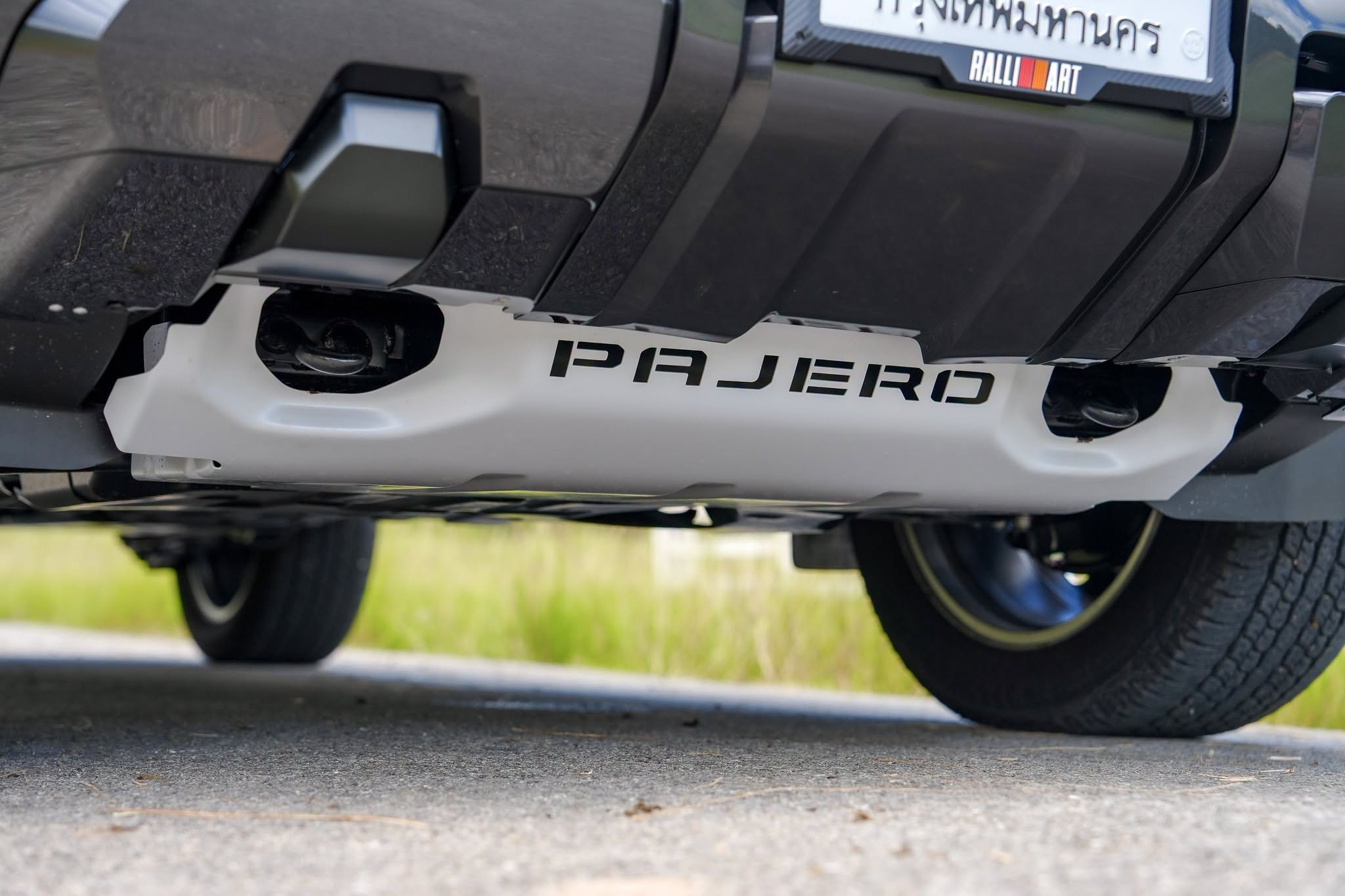 2027 Mitsubishi Pajero 12.jpg