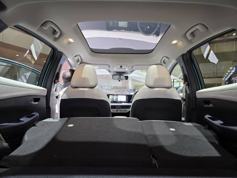 All NEW Nissan LEAF 5.jpg All NEW Nissan LEAF 5.jpg