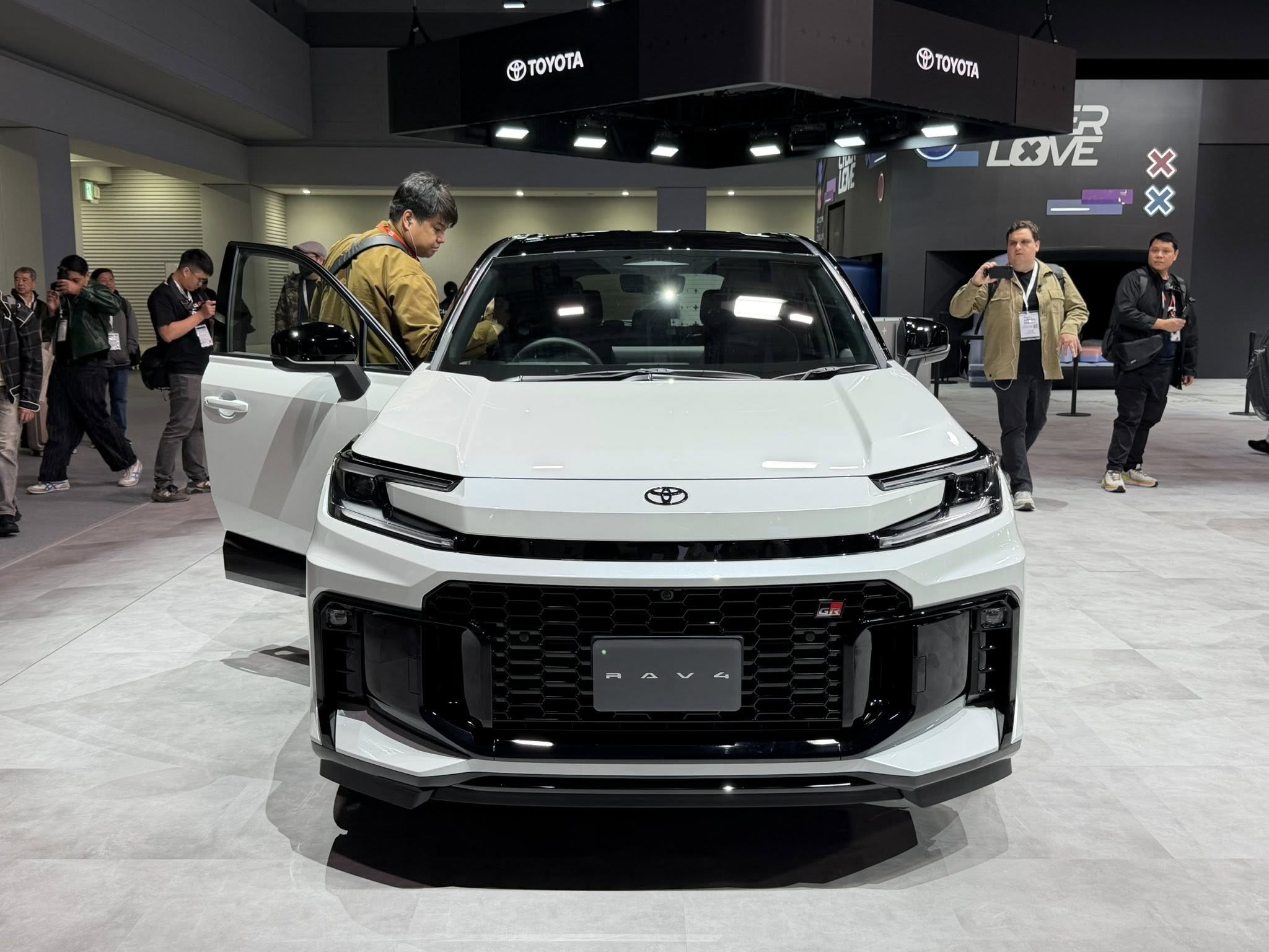 All NEW Toyota RAV4 PHEV GR SPORT 3.jpg All NEW Toyota RAV4 PHEV GR SPORT 3.jpg