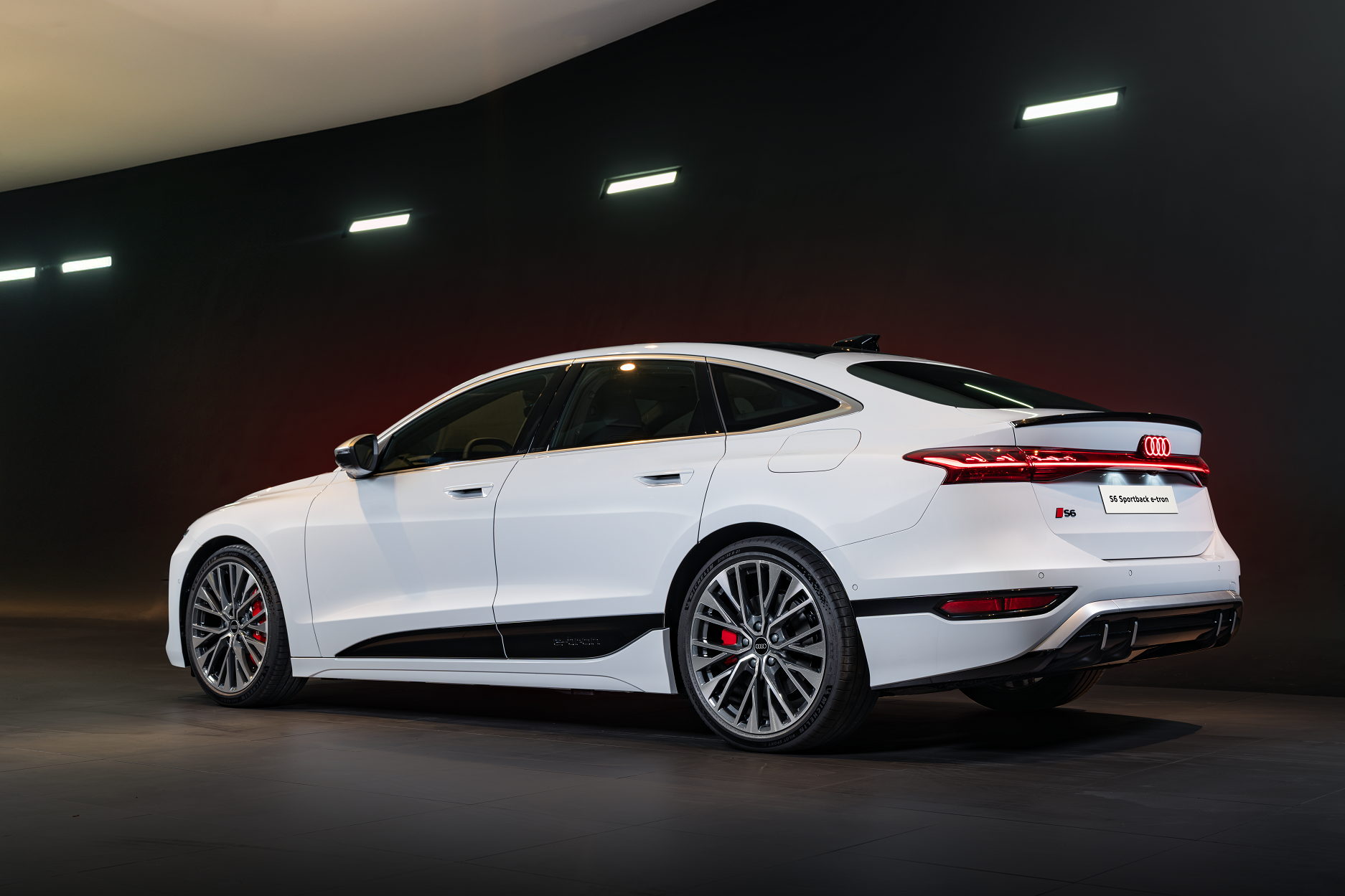 Audi S6  (1).png