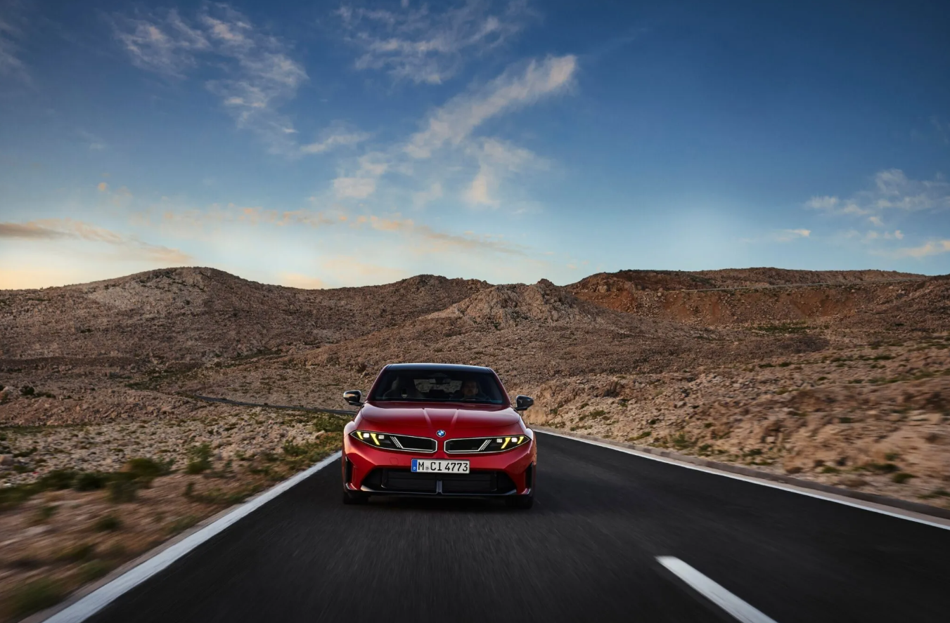 BMW-3-Series-New-Photos-2027 3.png