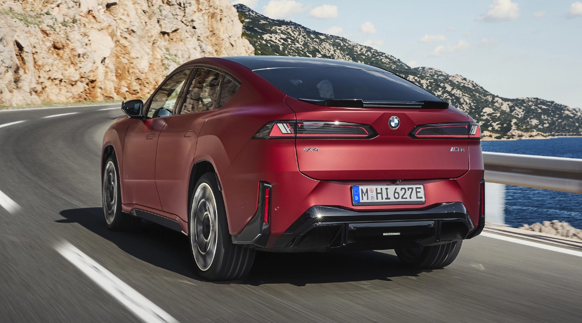 BMW iX4  (4).png