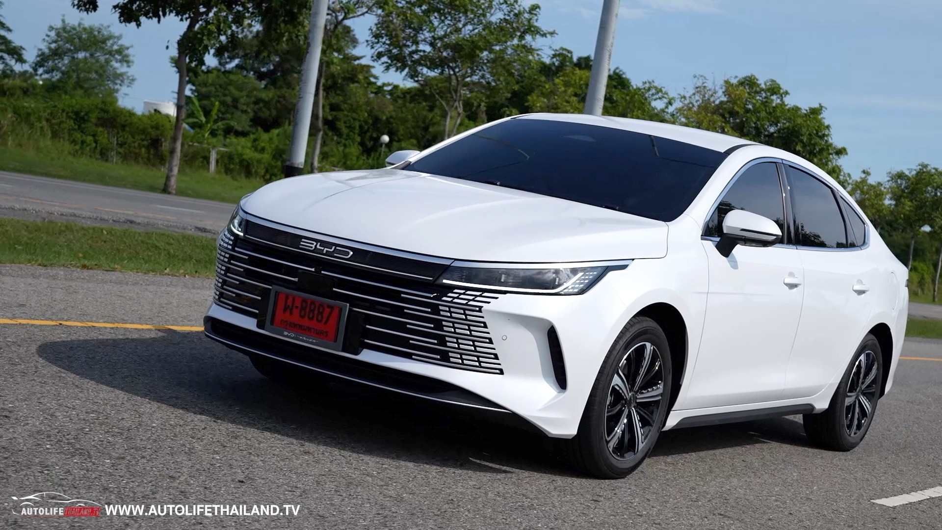 BYD vs Toyota 1.jpg
