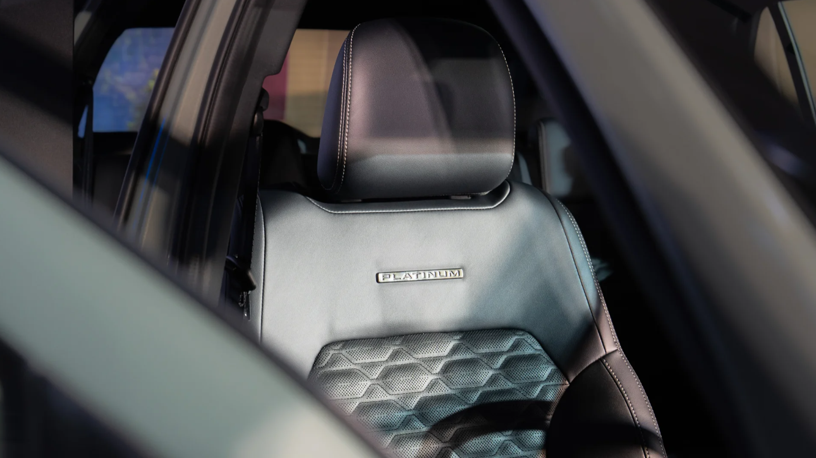 Ford Everest 2027 4.png