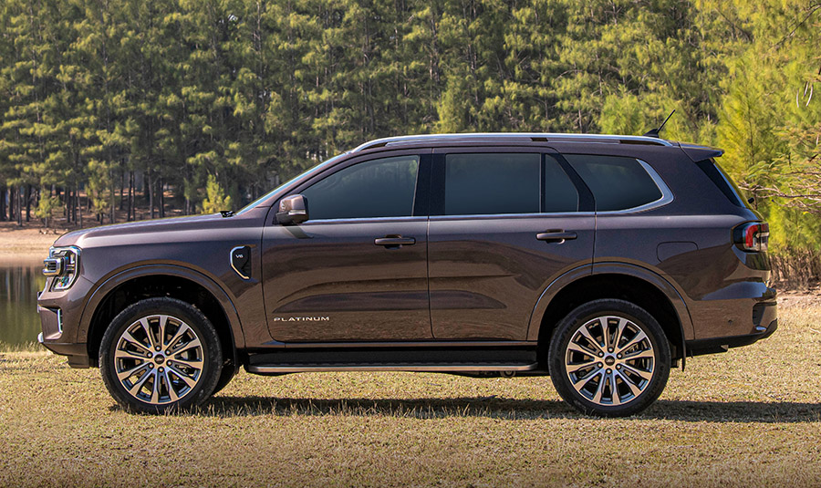 Ford-Everest-Platinum-Side.jpg