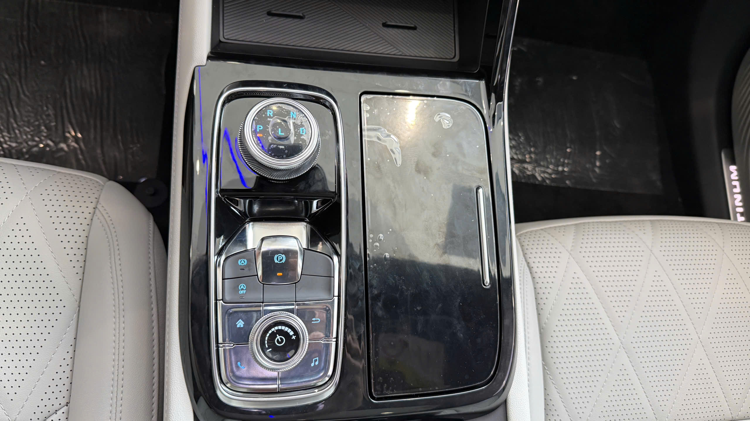 Ford Territory Platinum 2026 13.jpg
