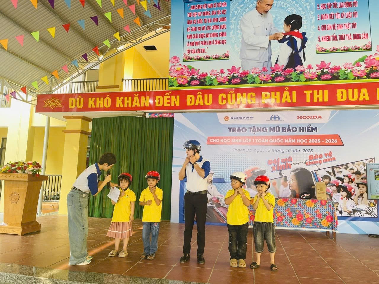 HEAD Thành Công (Phú Thọ) xuất sắc trong hoạt động đào tạo ATGT Quý 3_2025.JPG HEAD Thành Công (Phú Thọ) xuất sắc trong hoạt động đào tạo ATGT Quý 3_2025.JPG