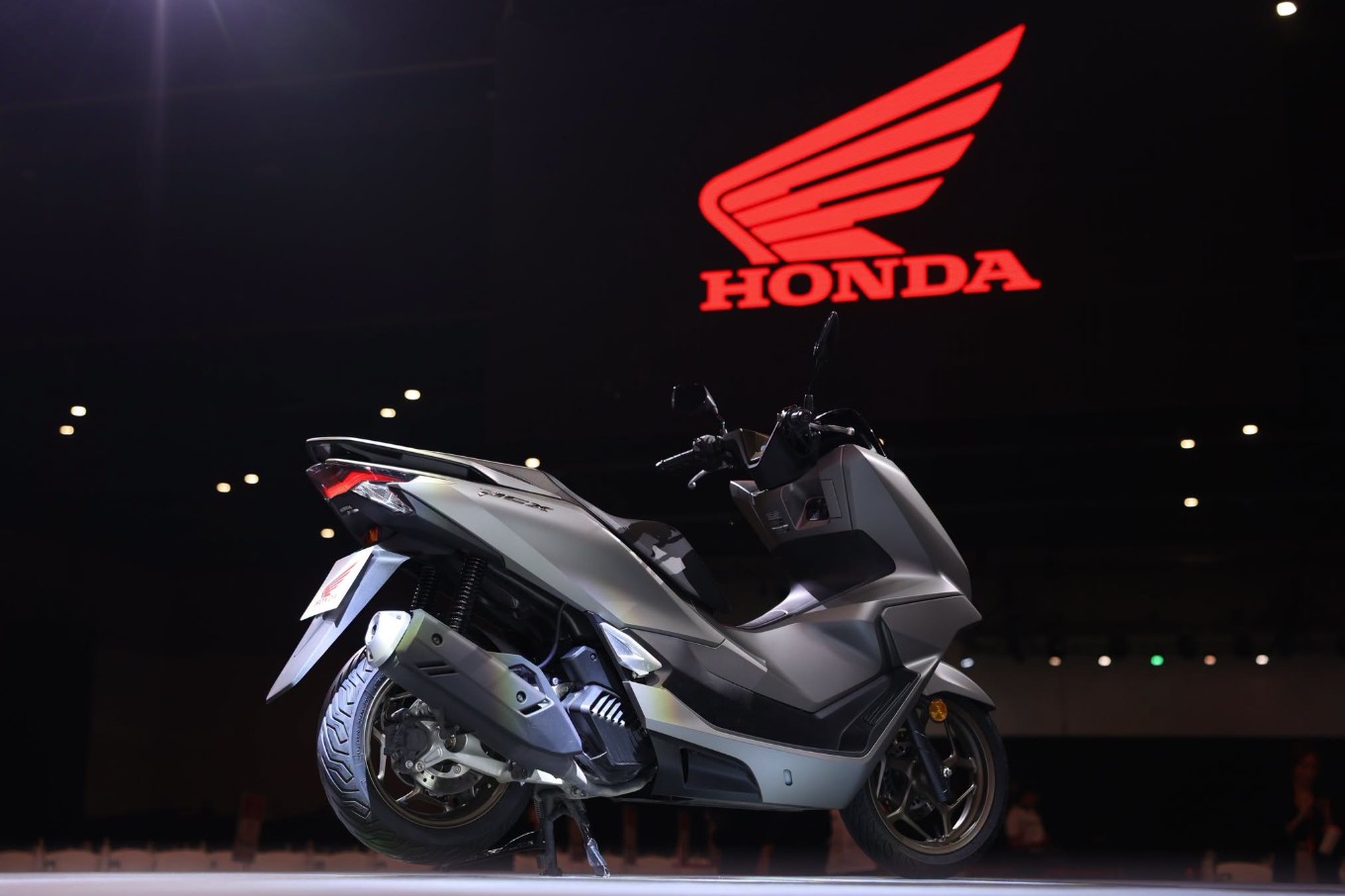 Honda PCX160 -5.jpg
