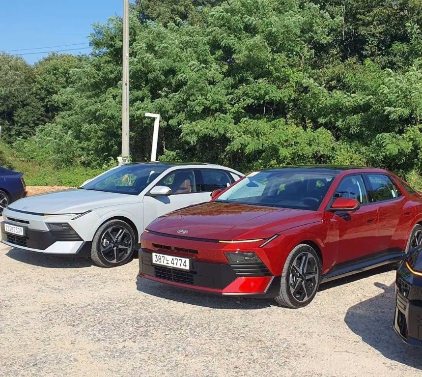 Hyundai Elantra 2027a13.jpg