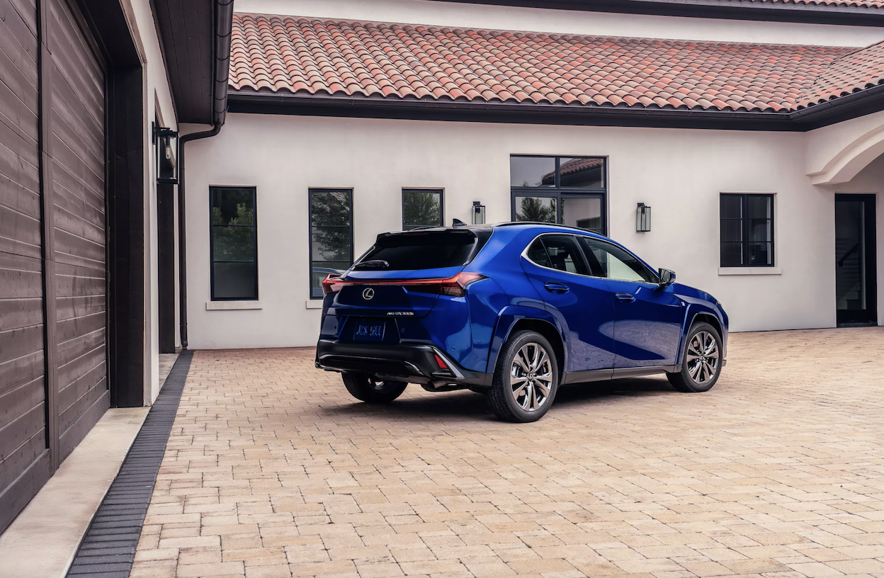 Lexus UX 2025-11-15 lúc 08.58.05.png