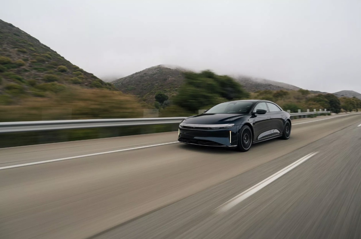 Lucid Air Sapphire 3.jpg