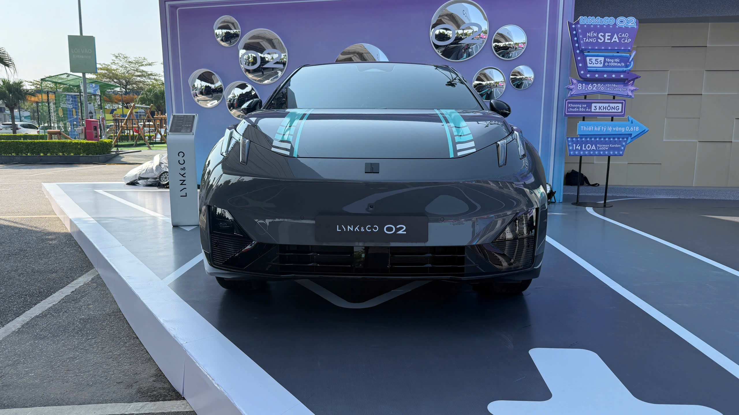Lynk & Co 02 1.jpg