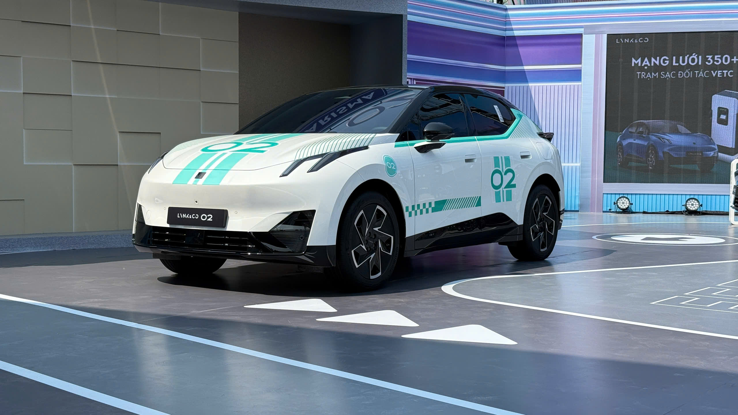 Lynk & Co 02.jpg