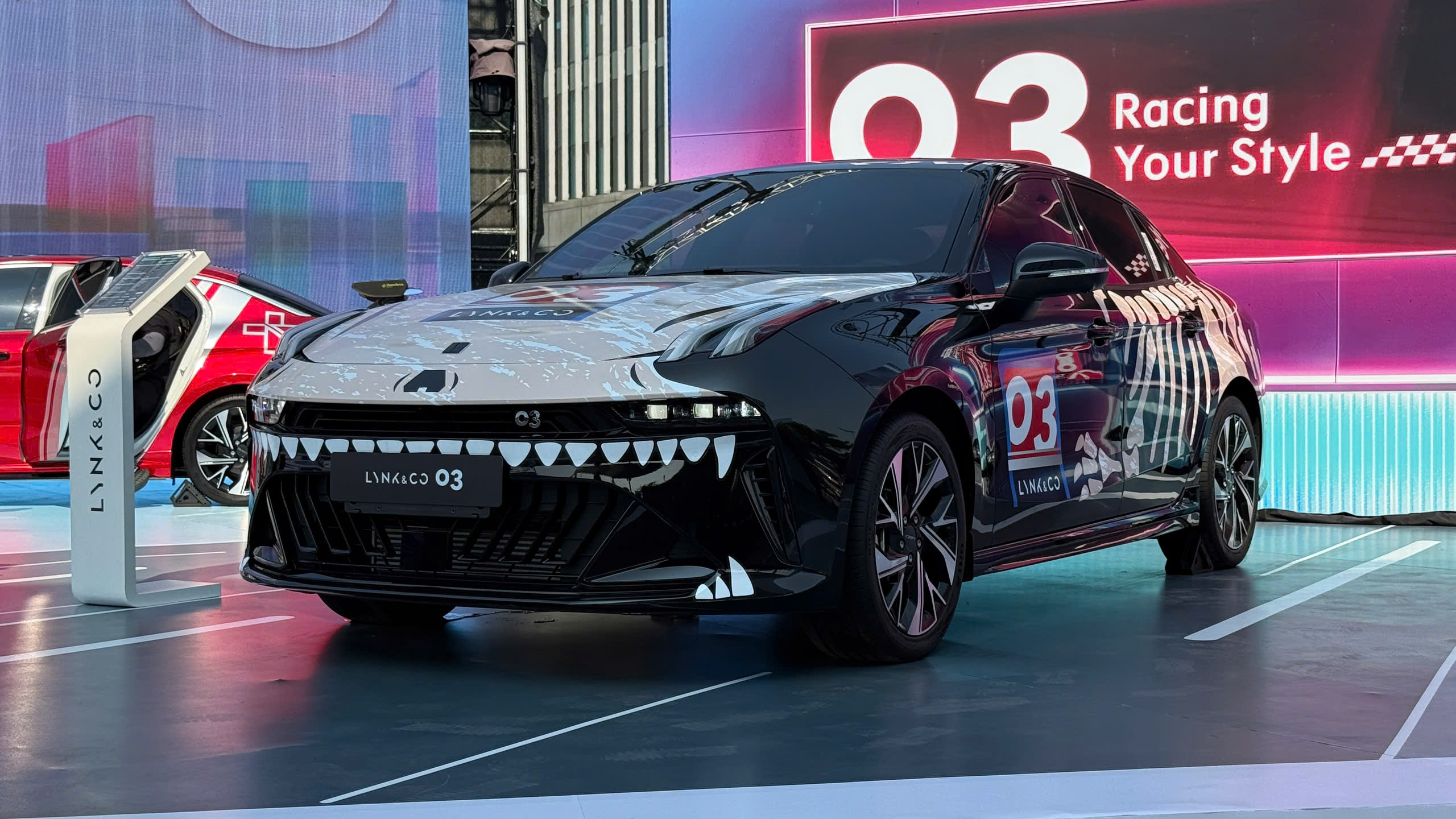 Lynk & Co 03.jpg