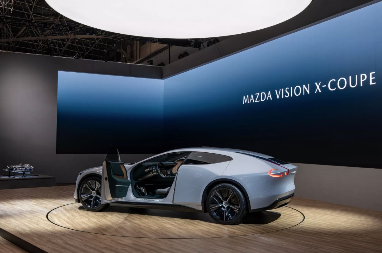 Mazda Vision-X Coupe 2.jpg Mazda Vision-X Coupe 2.jpg