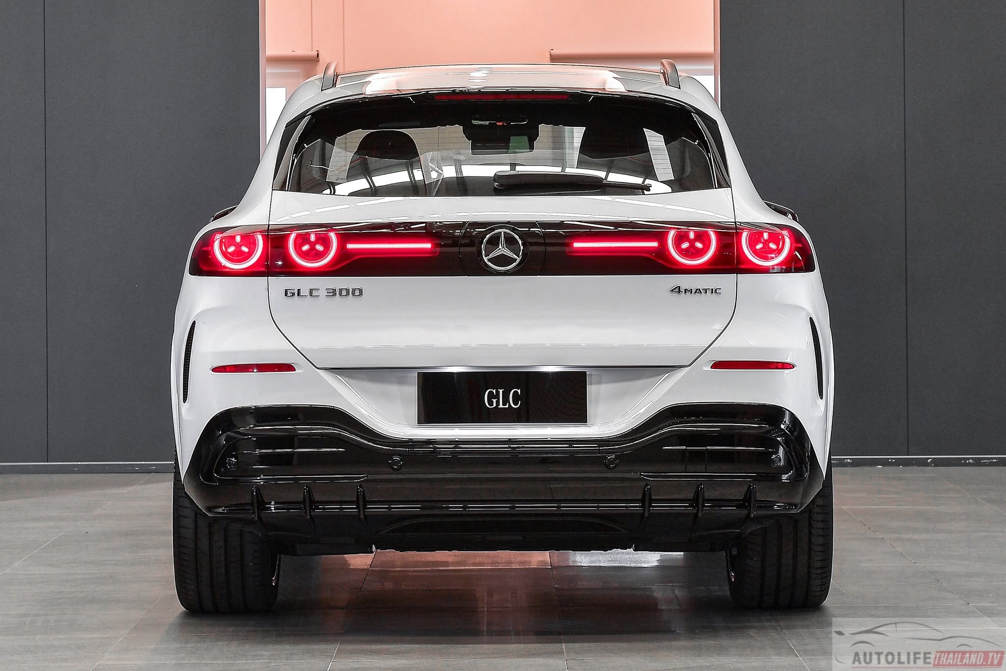 Mercedes-Benz GLC 300 -11.jpg
