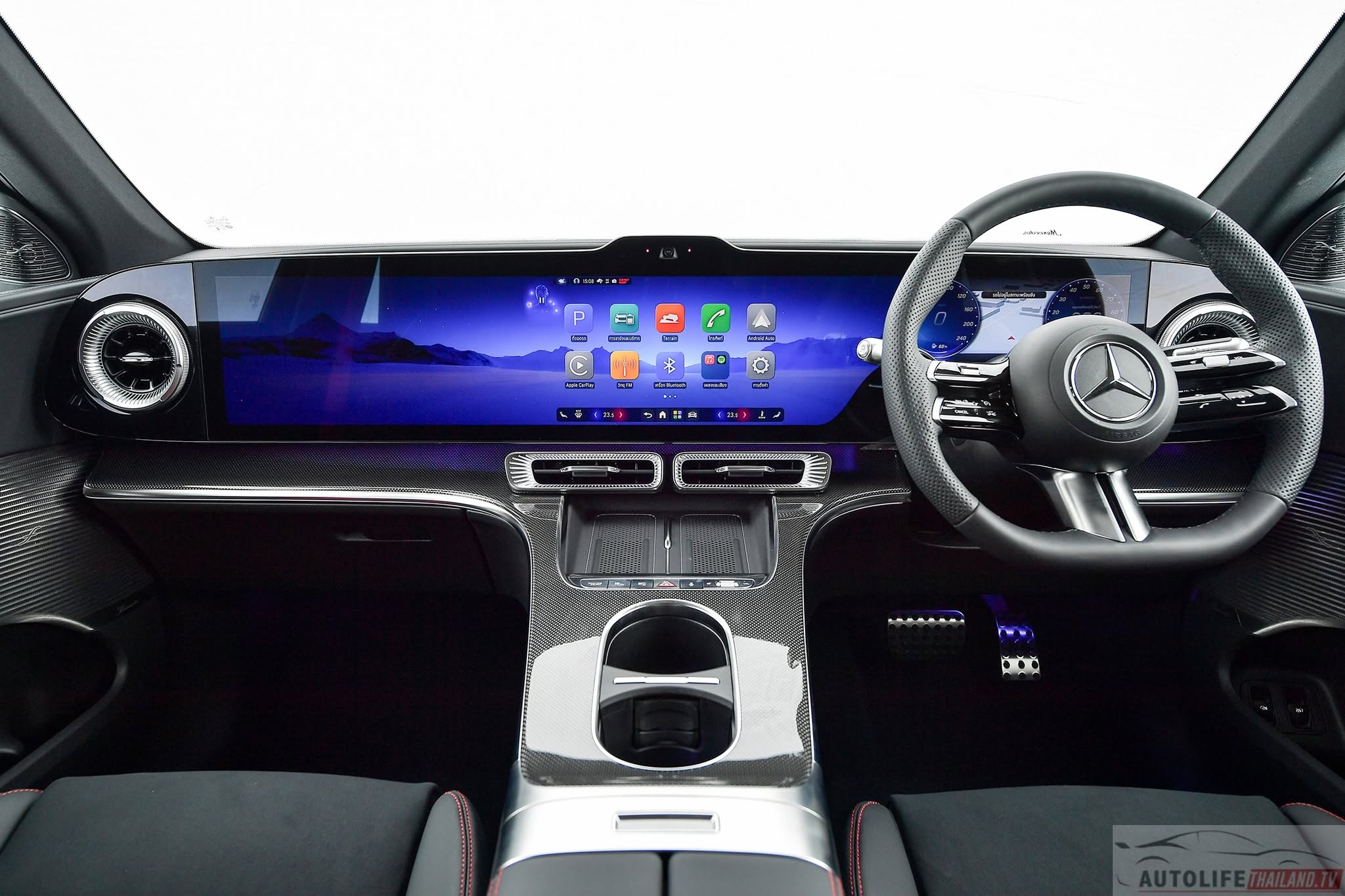 Mercedes-Benz GLC 300 -14.jpg
