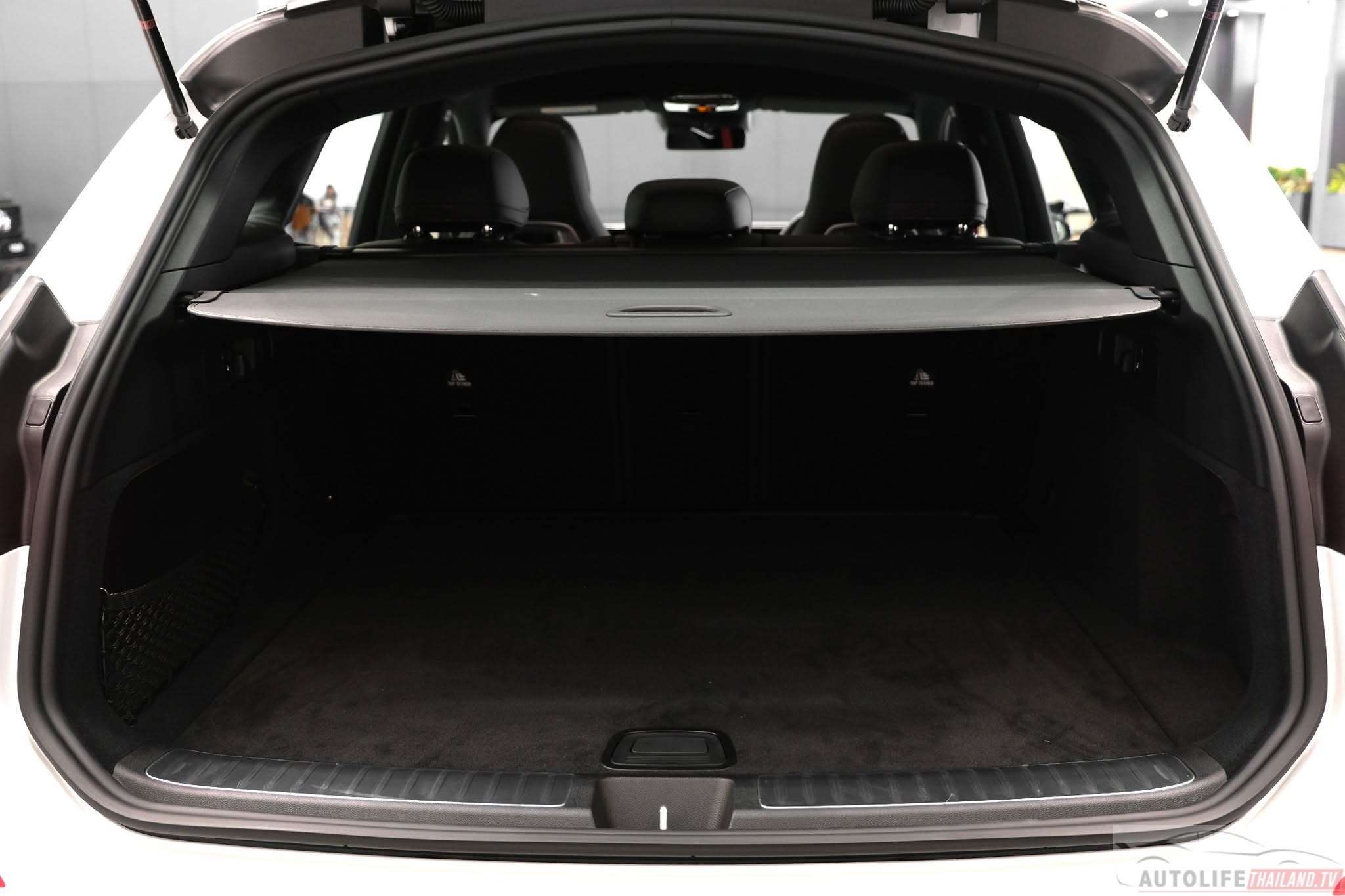 Mercedes-Benz GLC 300 -17.jpg