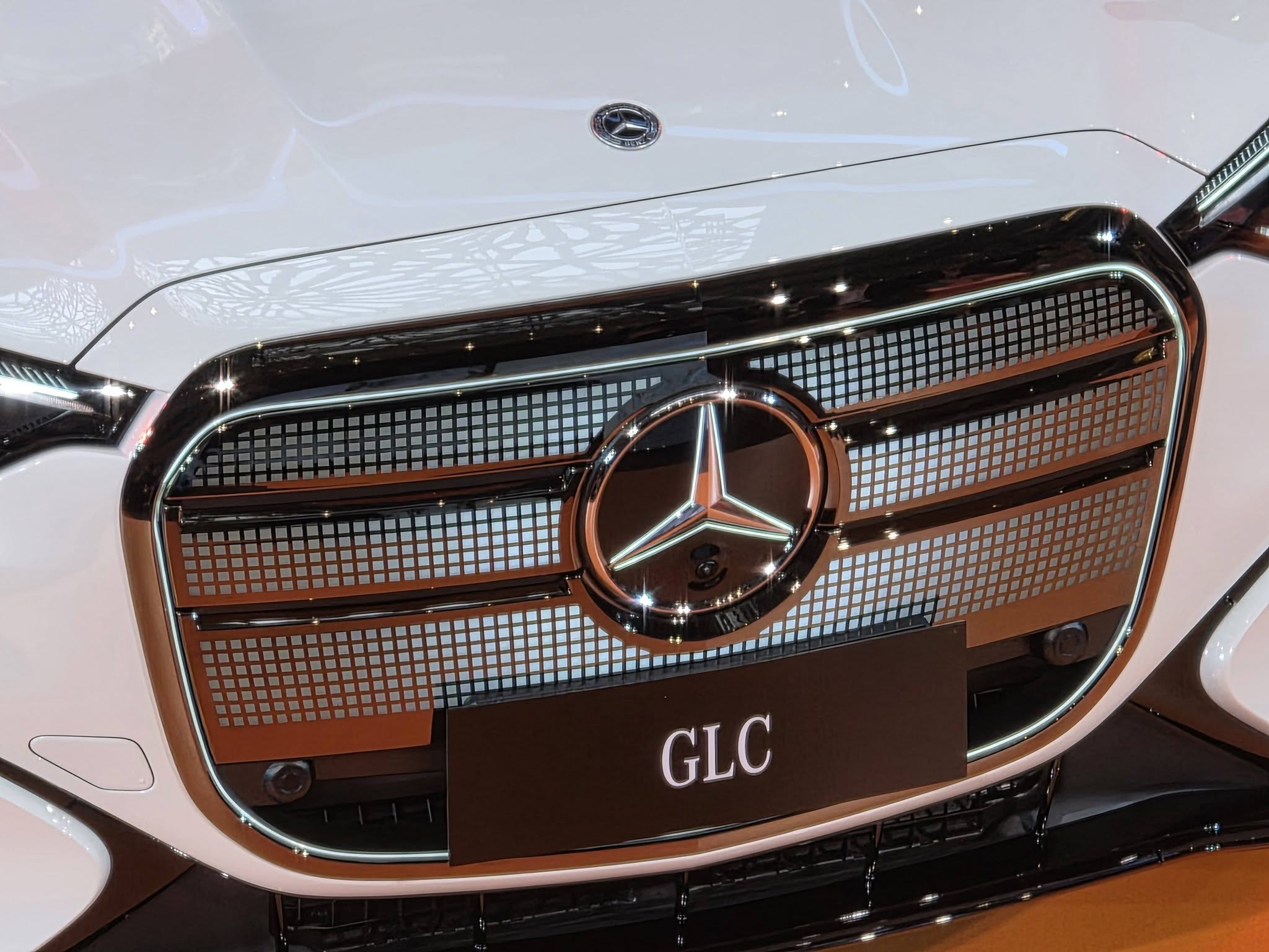 Mercedes-Benz GLC 300 3.jpg