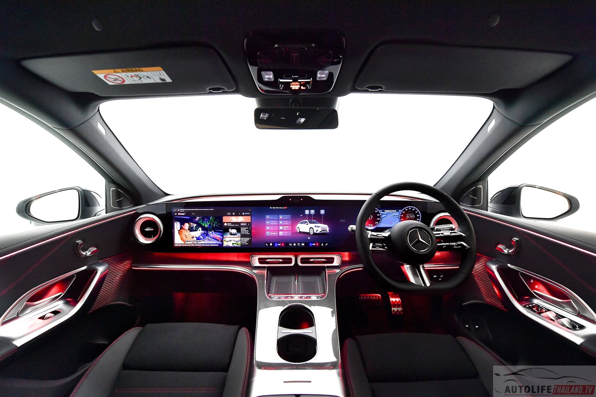 Mercedes-Benz GLC 300 -3.jpg