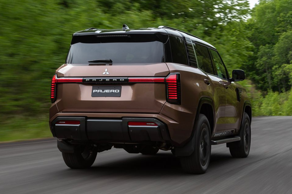 Mitsubishi Pajero 3.png