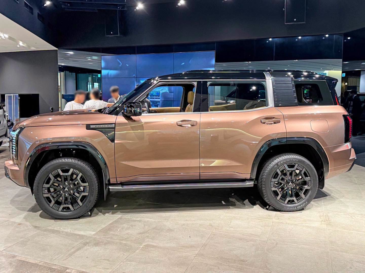 Mitsubishi Pajero -4.jpg