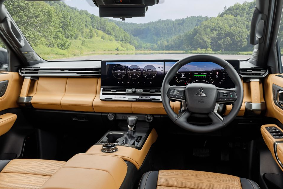 Mitsubishi Pajero 4.png