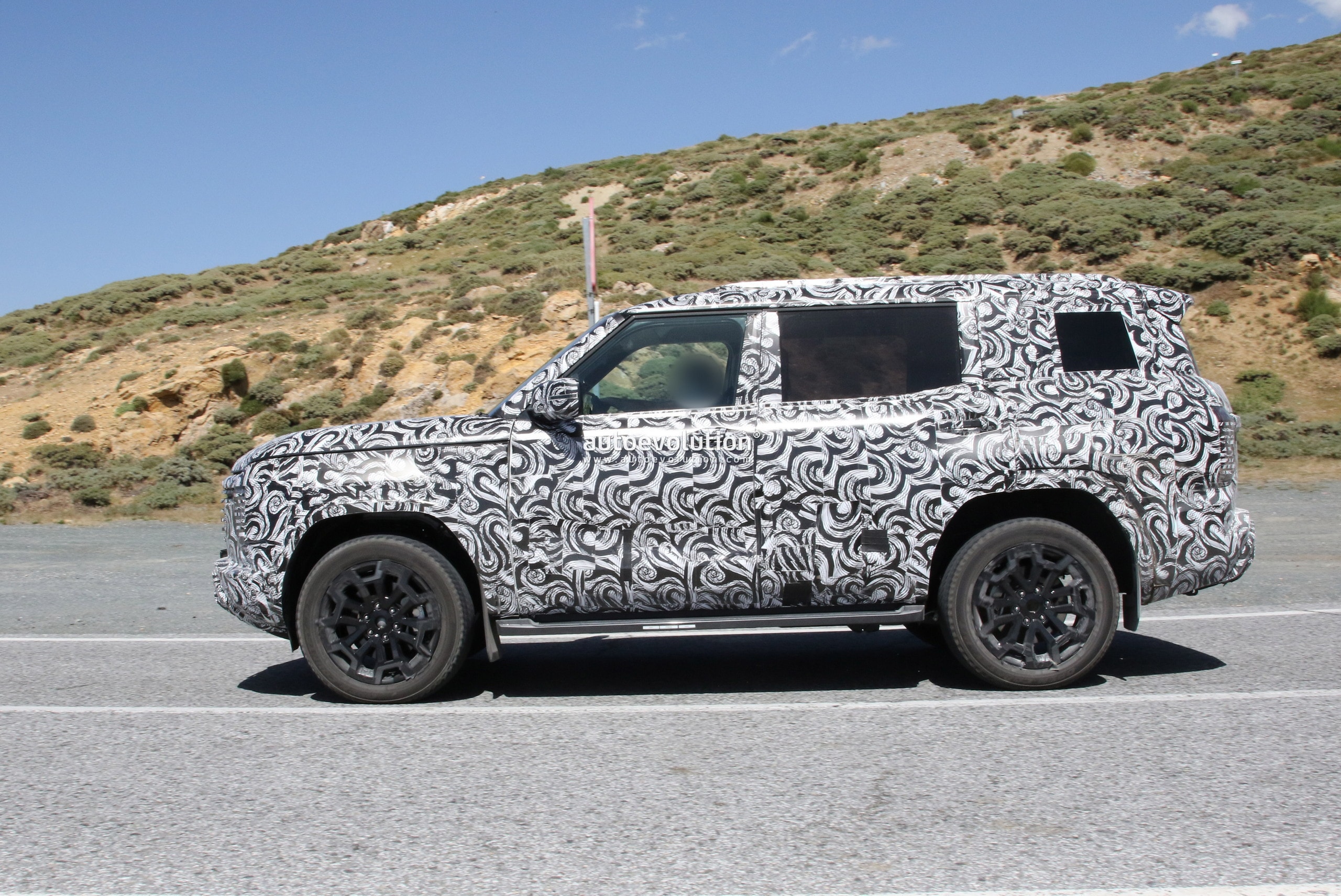 mitsubishi-pajero-rendering-makes-us-hopeful-that-montero-could-return-to-north-america_7.jpg