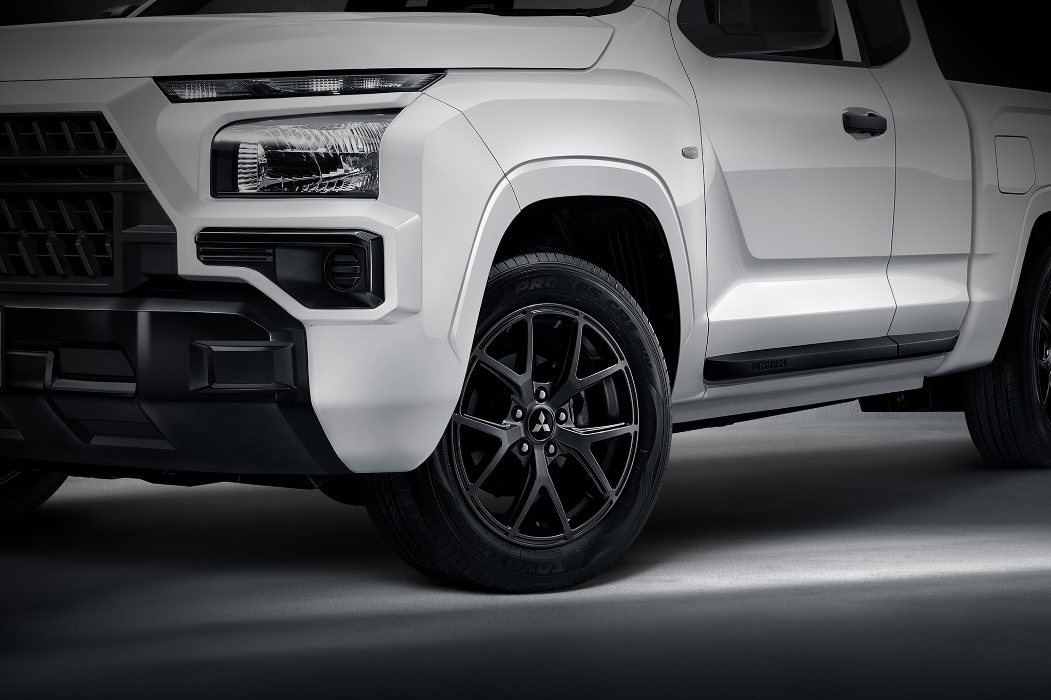 Mitsubishi TRITON 8.jpg