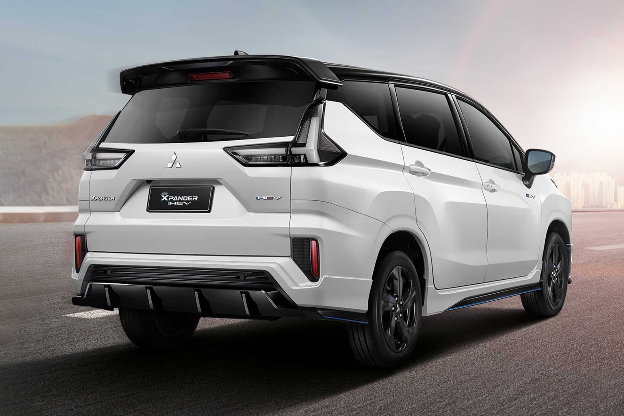 Mitsubishi_Xpander_HEV_Play_003.jpg