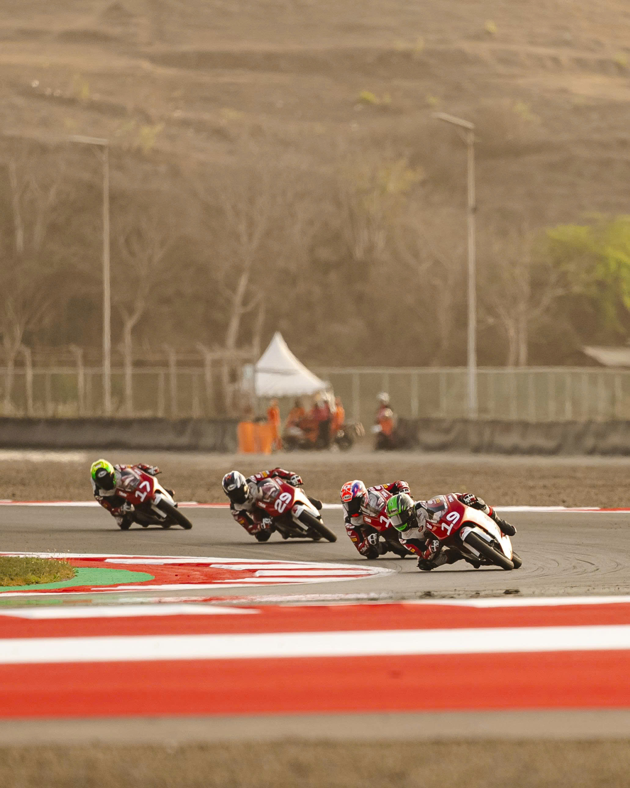 Moto4-2.jpg
