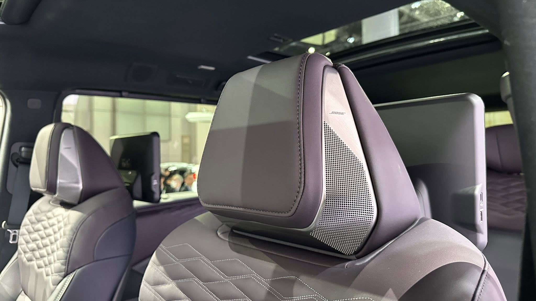 Nissan ELGRAND 11.jpg