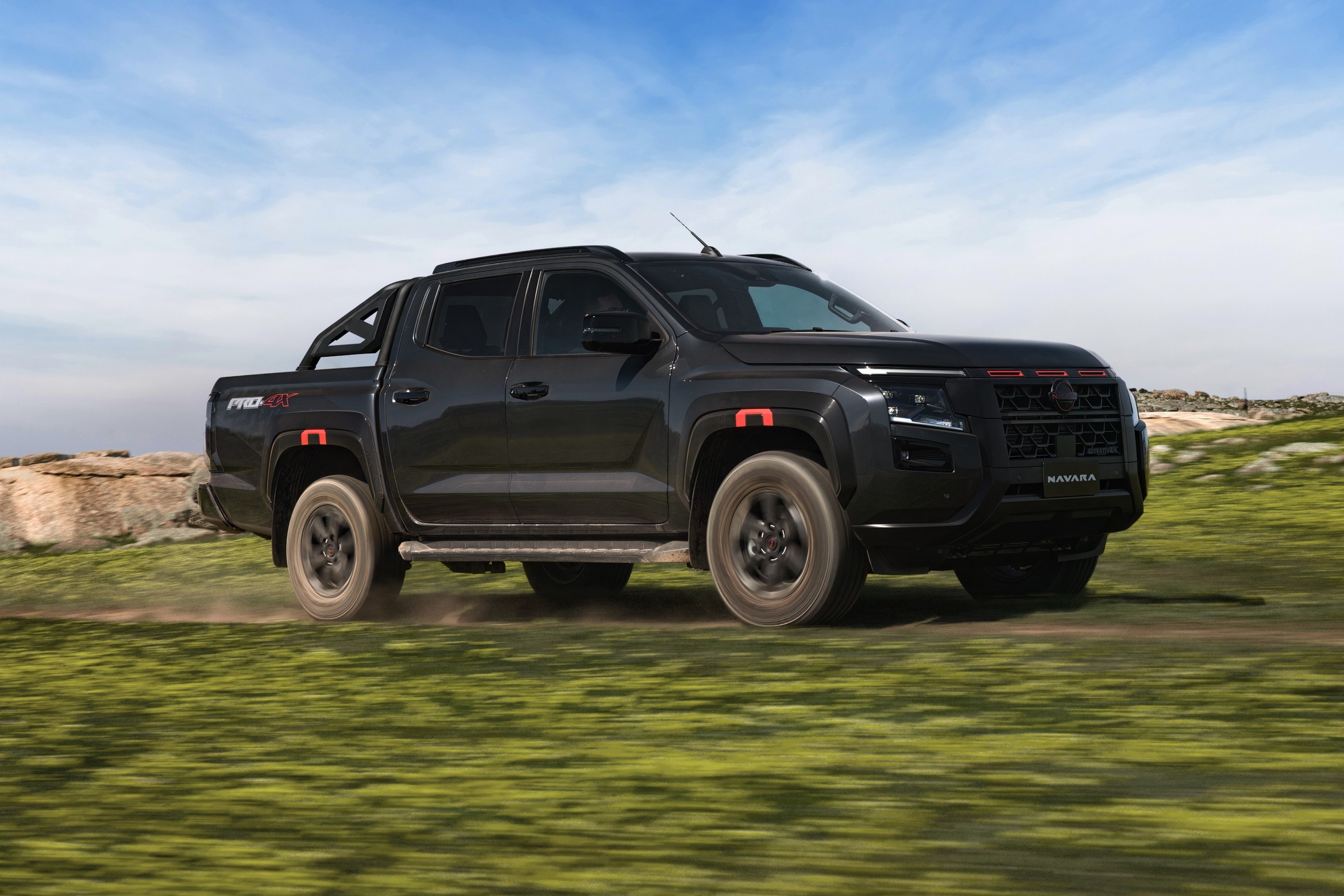 nissan-puts-a-price-tag-on-the-2026-navara-new-pickup-will-be-available-from-march_30.jpg