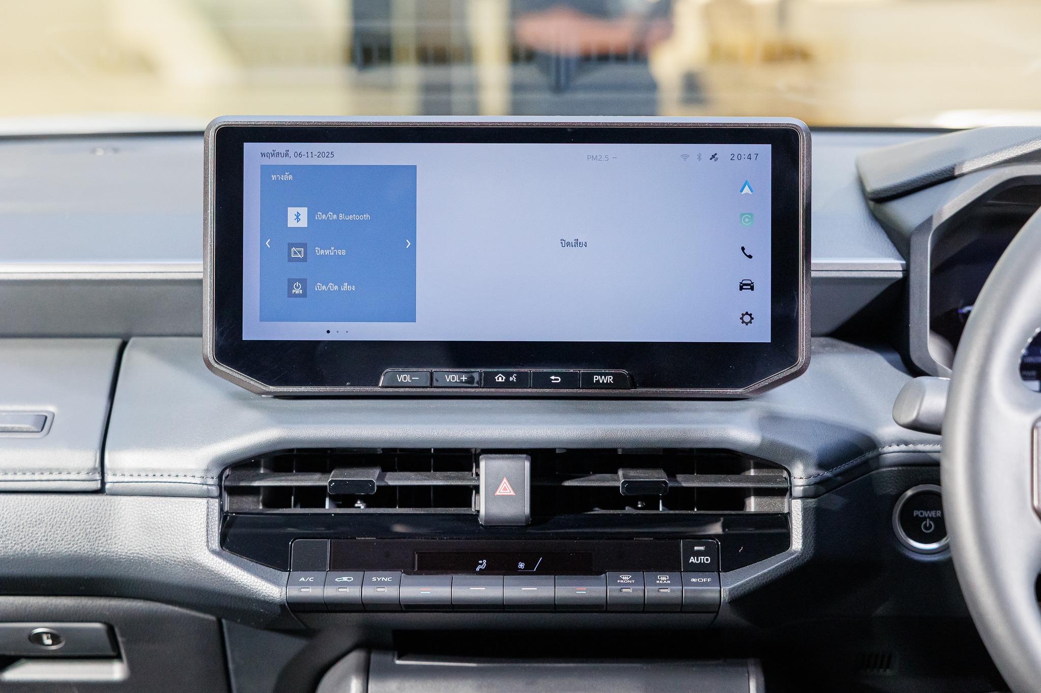 Toyota Hilux BEV 6.jpg