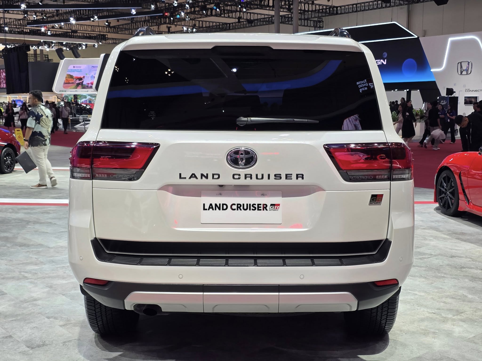 Toyota Land Cruiser 300 GR Sport 13.jpg Toyota Land Cruiser 300 GR Sport 13.jpg