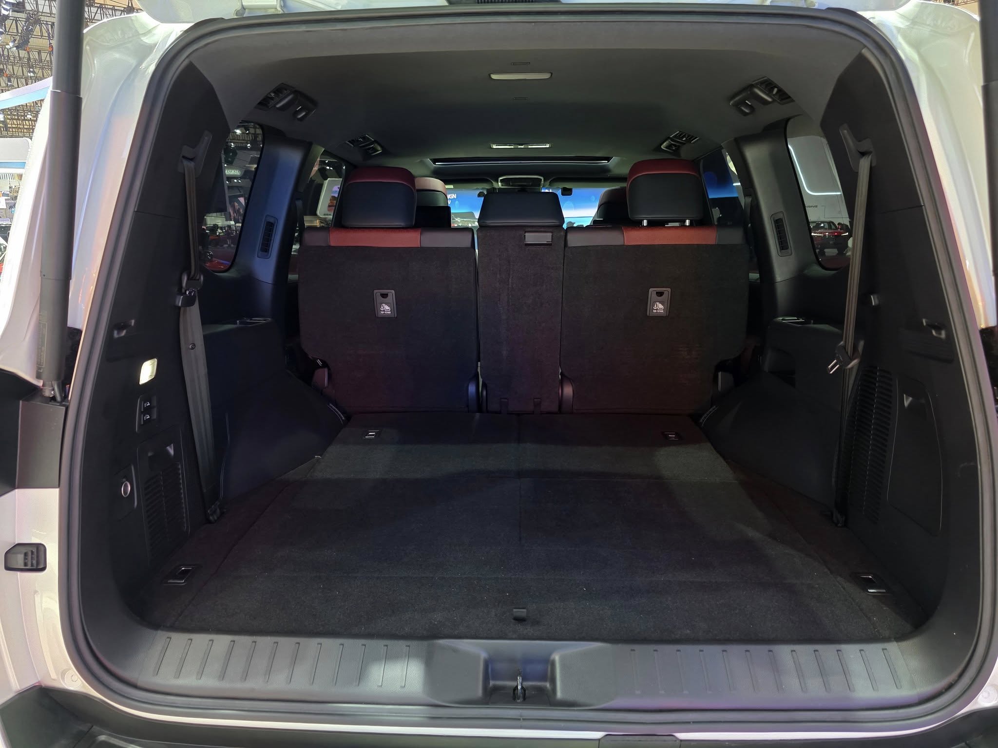 Toyota Land Cruiser 300 GR Sport 5.jpg Toyota Land Cruiser 300 GR Sport 5.jpg