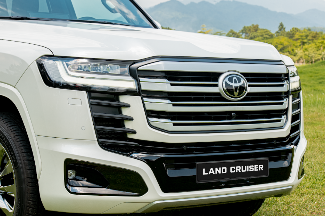 Toyota Land Cruiser 300 HEV.png