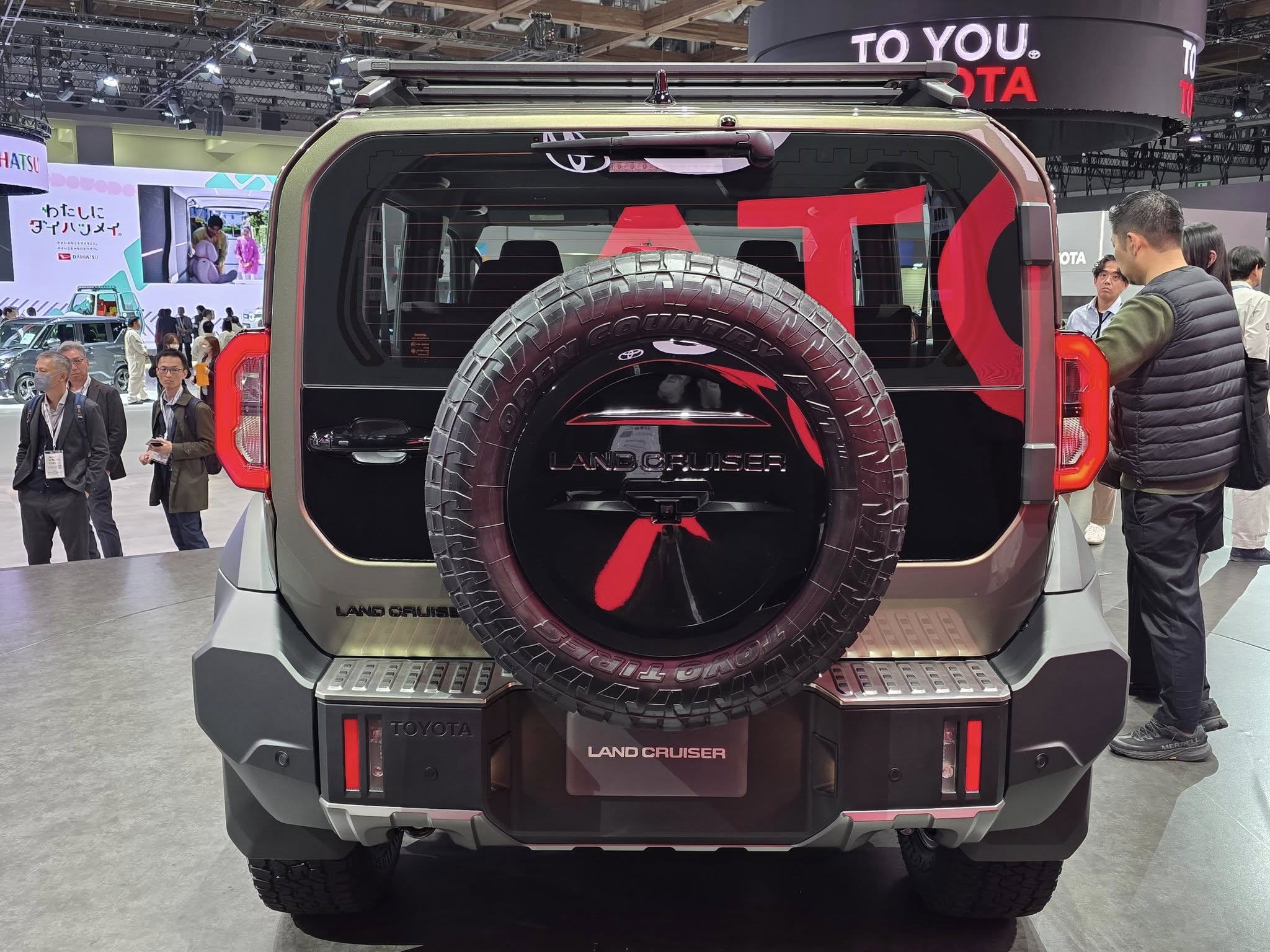 Toyota Land Cruiser FJ 14.jpg Toyota Land Cruiser FJ 14.jpg