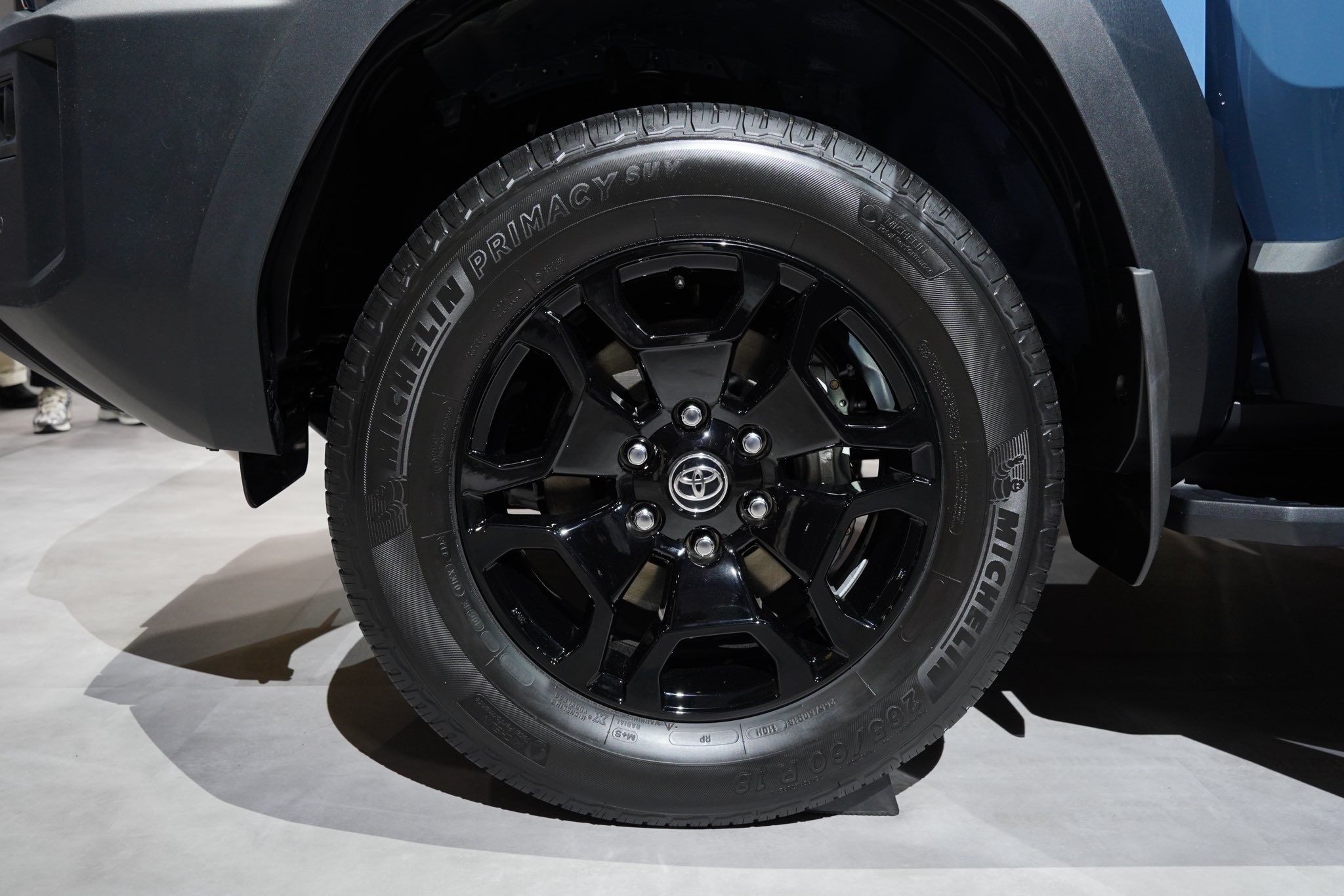 Toyota Land Cruiser FJ 4.jpg Toyota Land Cruiser FJ 4.jpg