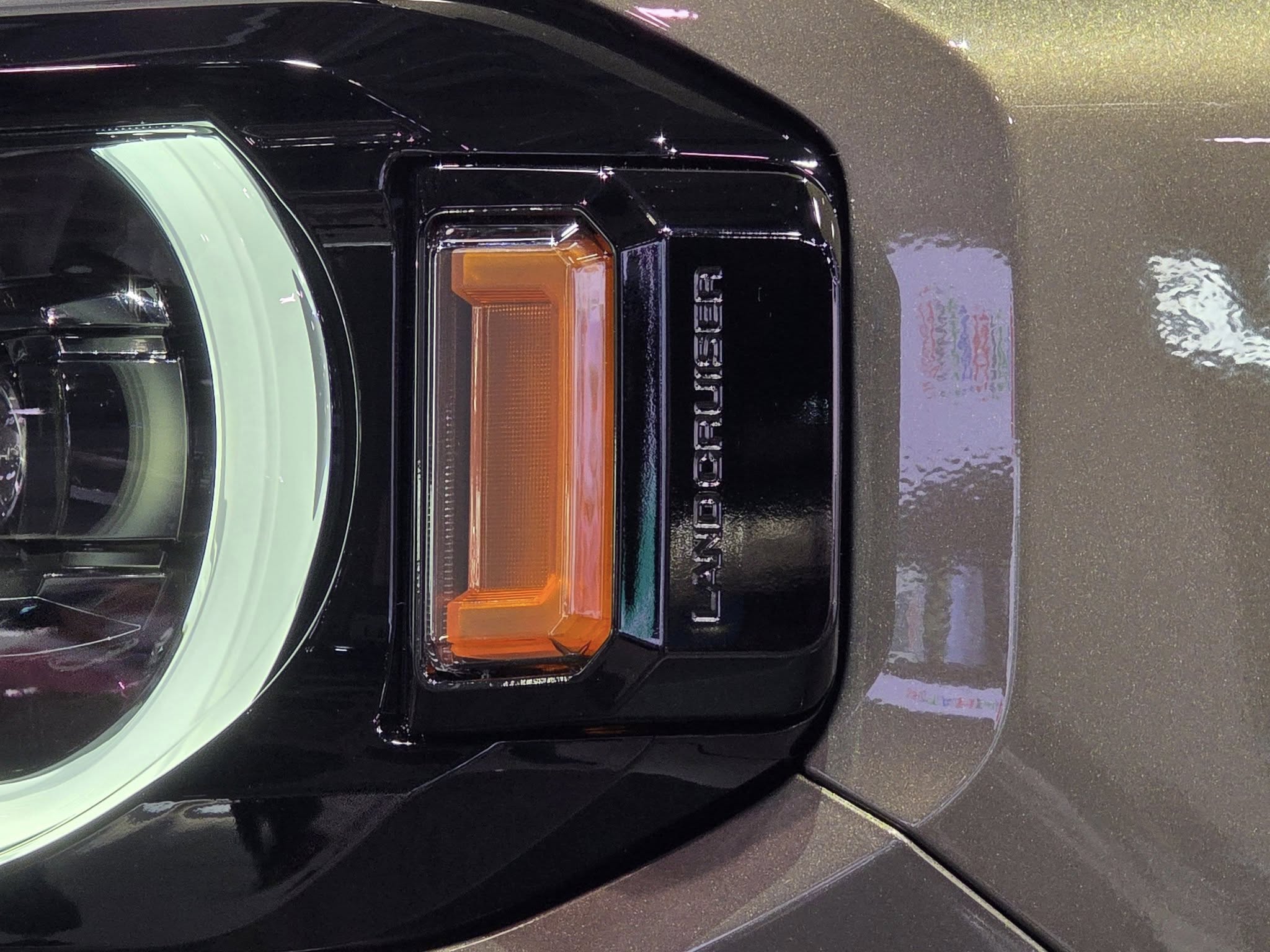 Toyota Land Cruiser FJ 6.jpg Toyota Land Cruiser FJ 6.jpg