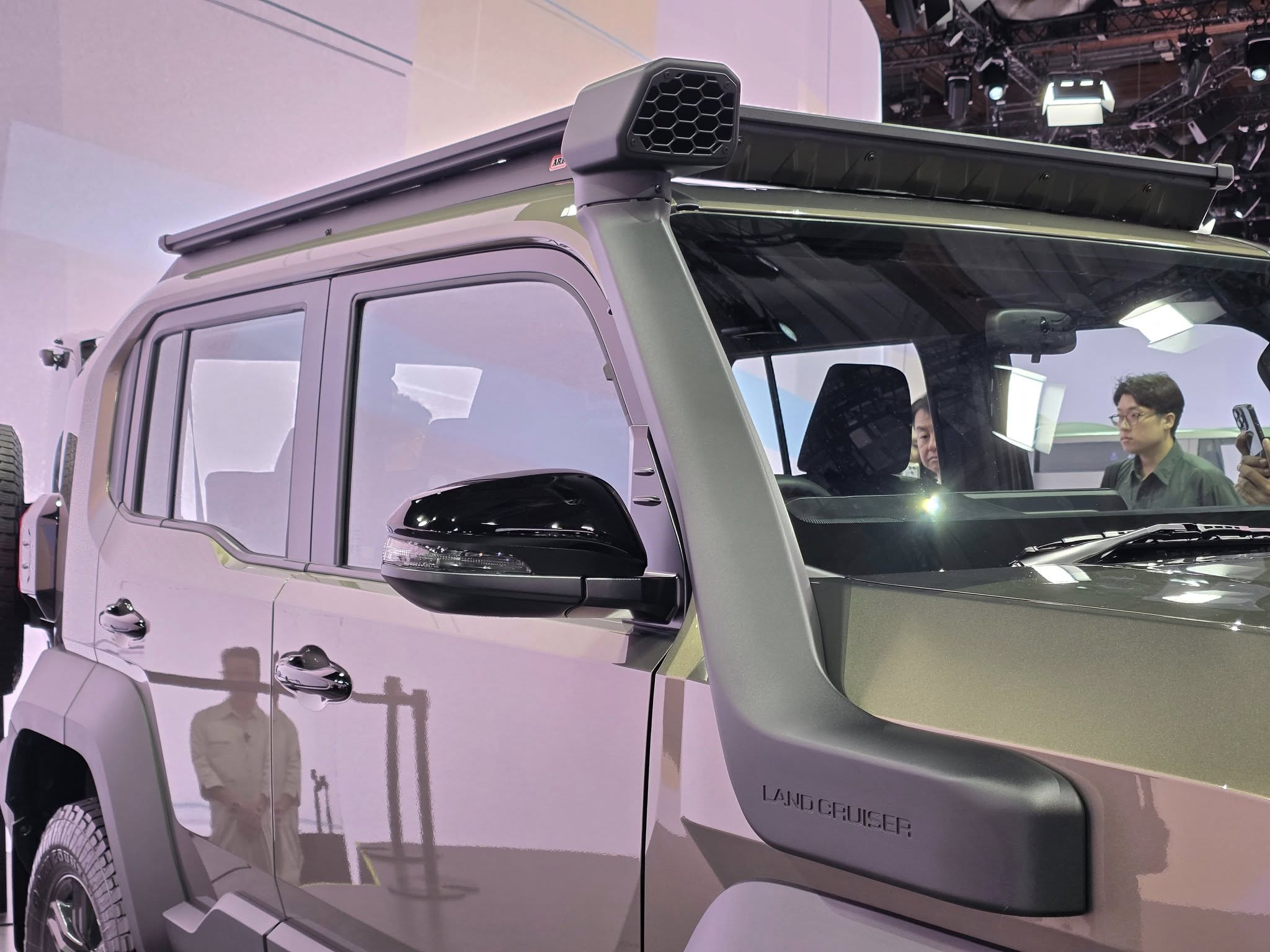 Toyota Land Cruiser FJ 9.jpg Toyota Land Cruiser FJ 9.jpg