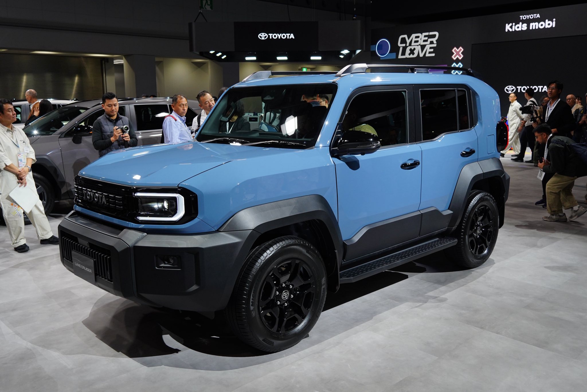 Toyota Land Cruiser FJ.jpg Toyota Land Cruiser FJ.jpg