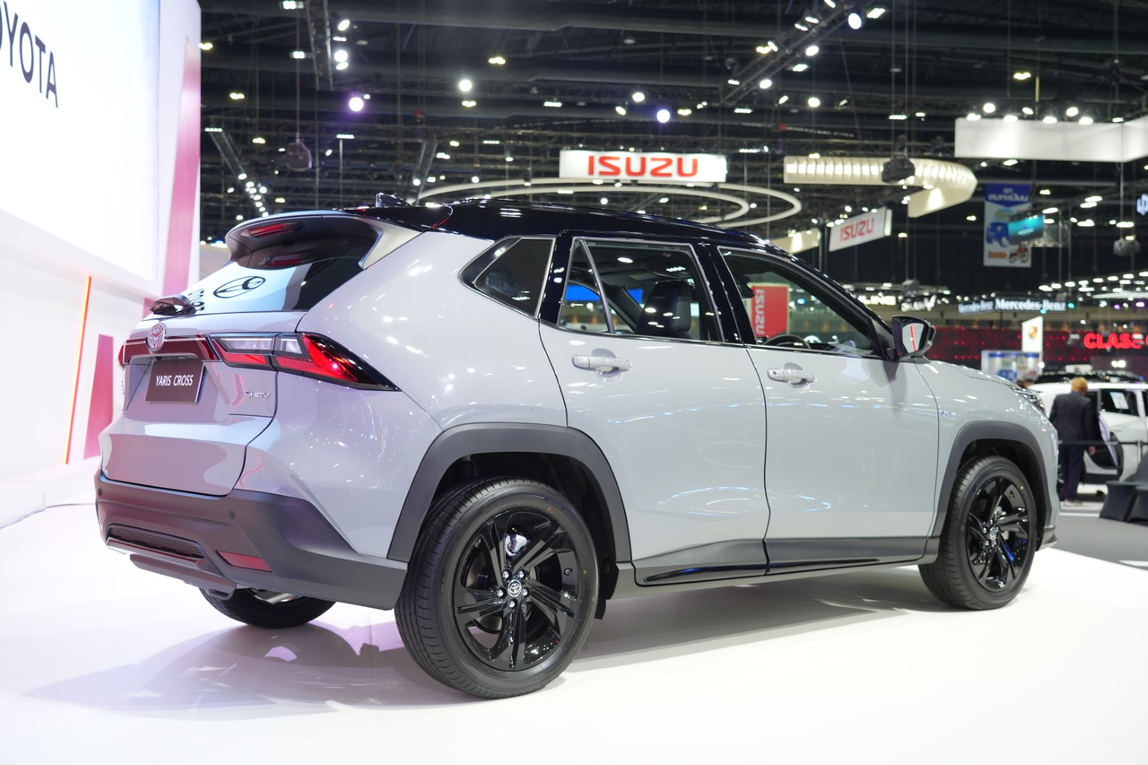 Toyota Yaris Cross HEV NightShade 2026 6.jpg