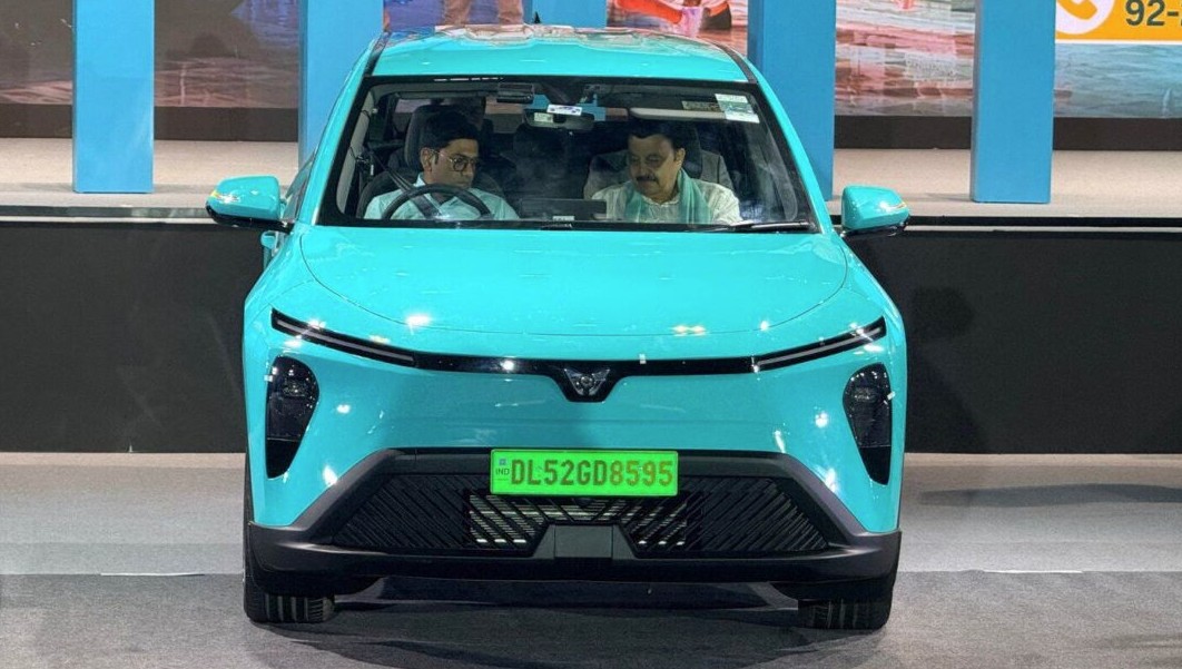 VinFast Limo Green-a4.jpg