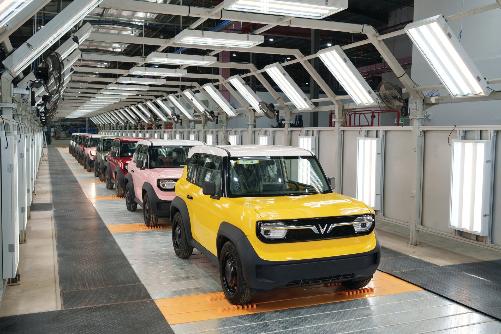 xuat-xuong-o-to-vf3-tai-nha-may-o-to-vinfats.jpg xuat-xuong-o-to-vf3-tai-nha-may-o-to-vinfats.jpg