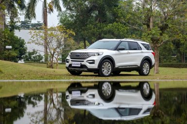 Ford Explorer.JPG