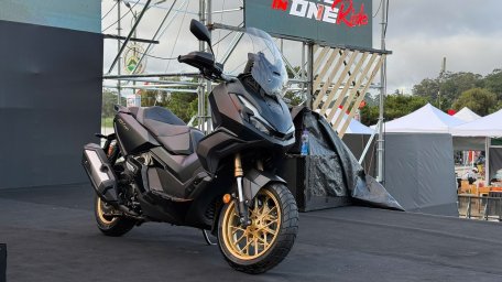 z7008046839387_6921aaf66d46e1ab05533003e9c984c8.jpg